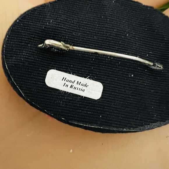 Vintage Handmade in Russia Needlepoint Crochet Embroidery Stitch Brooch Roses - Picture 9 of 14